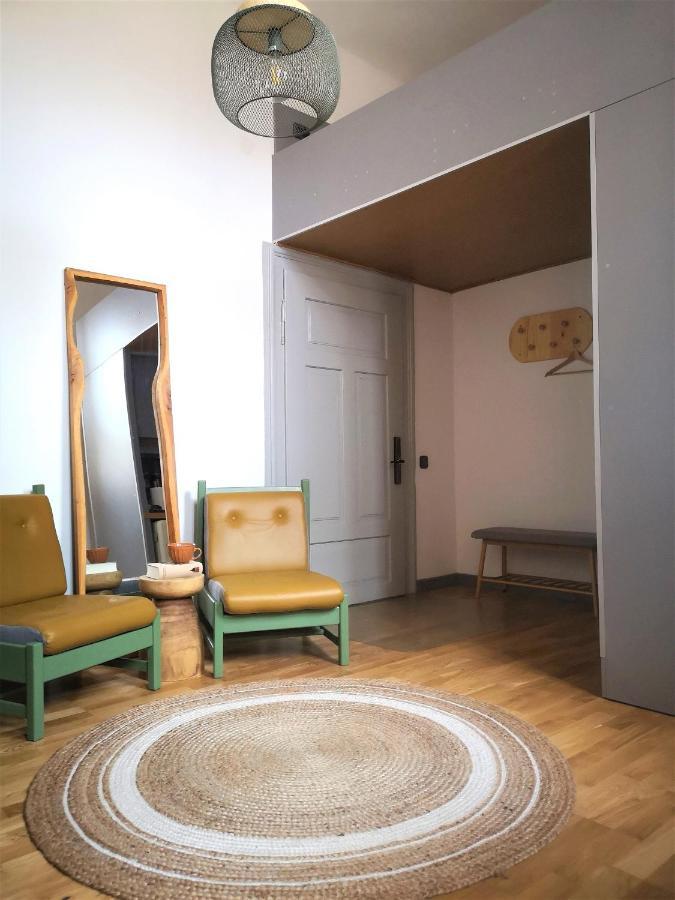 Codicei Studio Brasov Luaran gambar